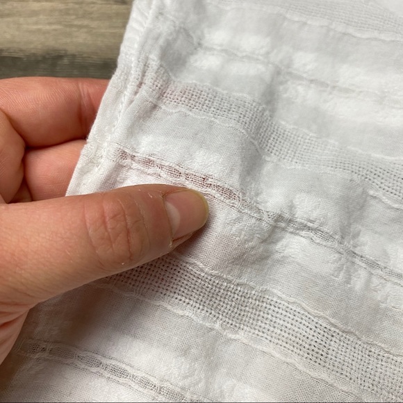 •Vince Camino white textured blouse• Size S - Picture 3 of 9